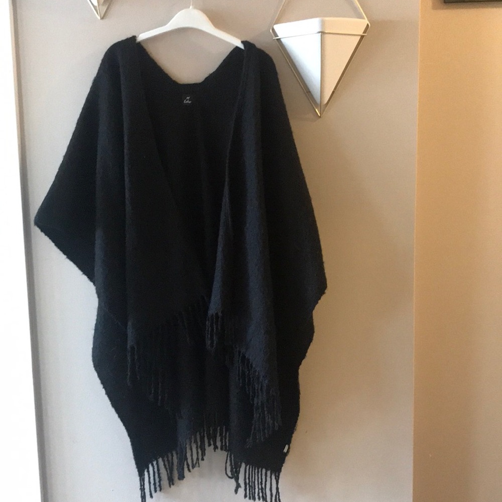 Nordstrom black poncho with fringe details
